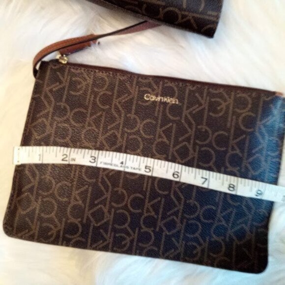 Calvin Klein Monogram Reversible Brown Tote Bag & Zip Pouch Set 18" x 11.5" x 5" - Picture 13 of 17